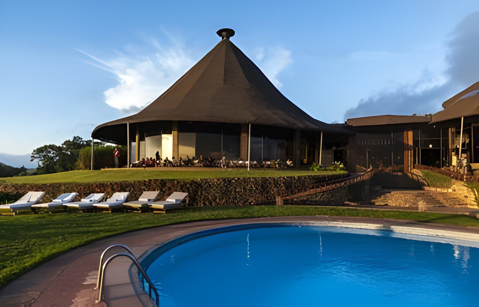 4 days Tanzania Luxury Lodge Safari